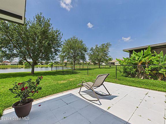 2nd image of 1521 Dittmer Cir SE
