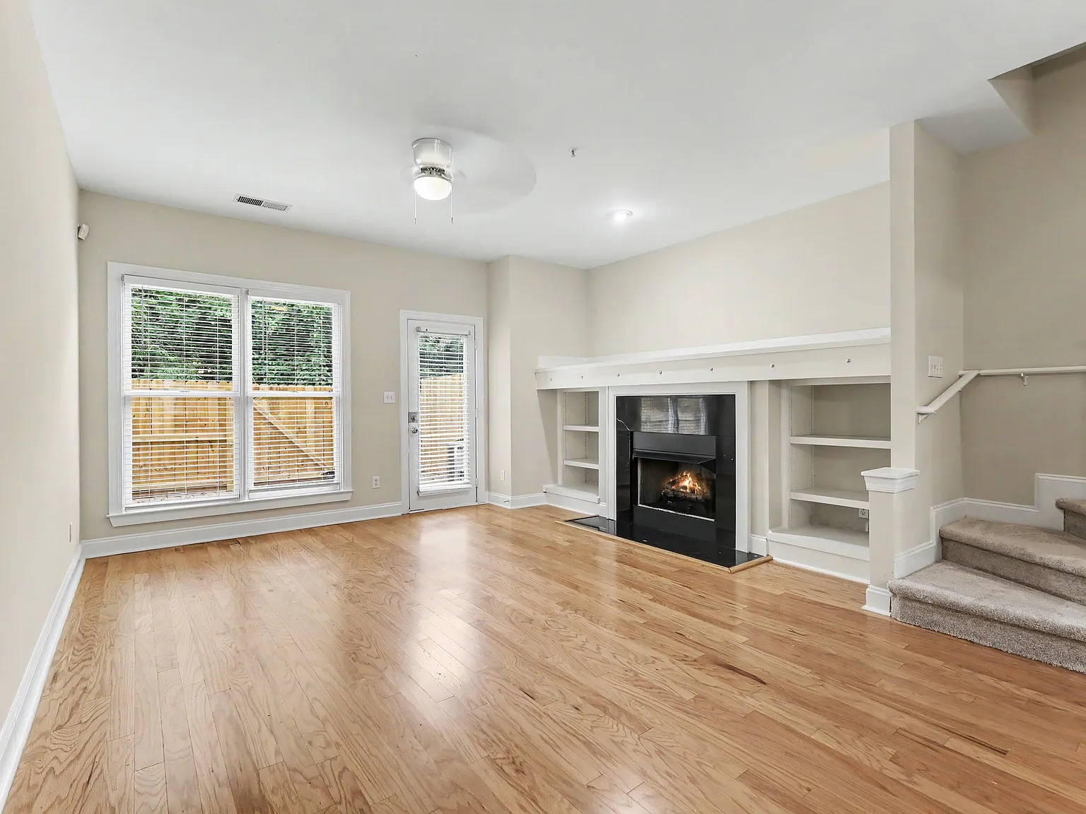 3 bed, 2.5 bath, 1347 sqft, $2,750 — Photo 4