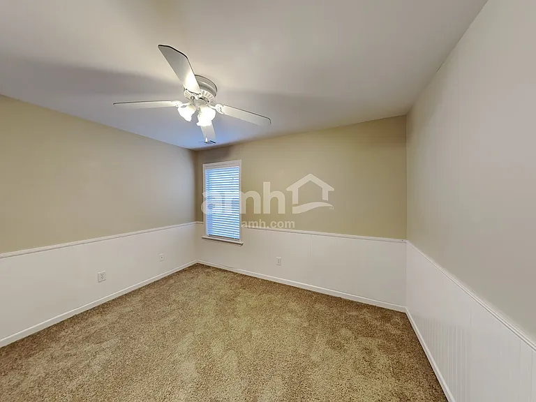 401 Lochmere Ct — Photo 22