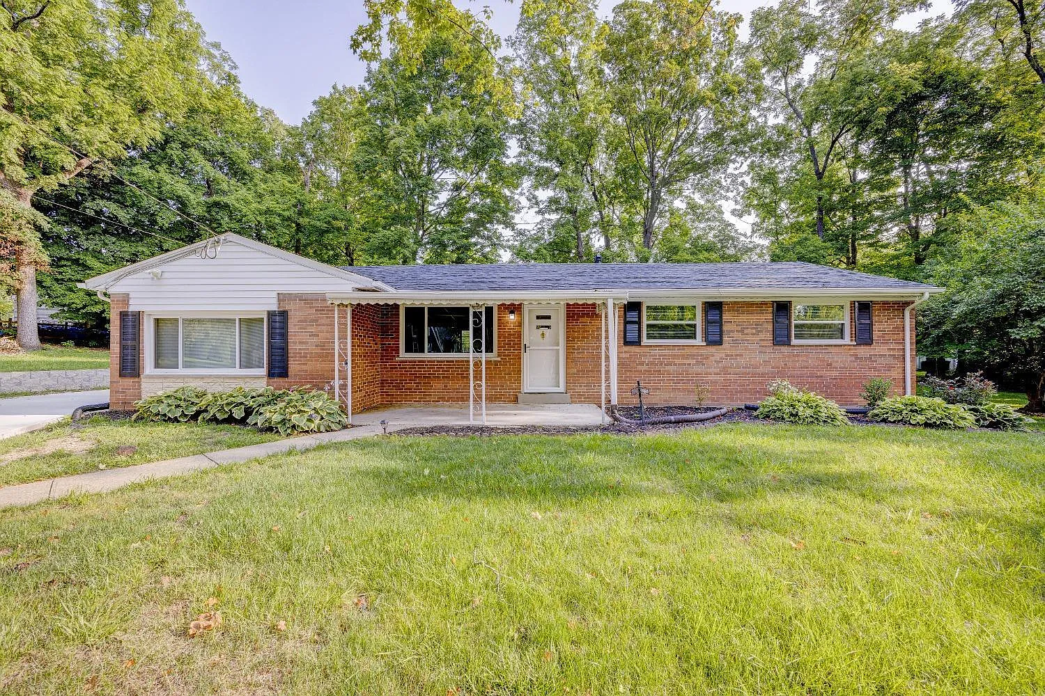 2622 Lilac Rd photo 1