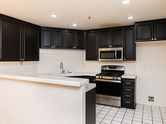 4th image of 609 E Palm Ave
