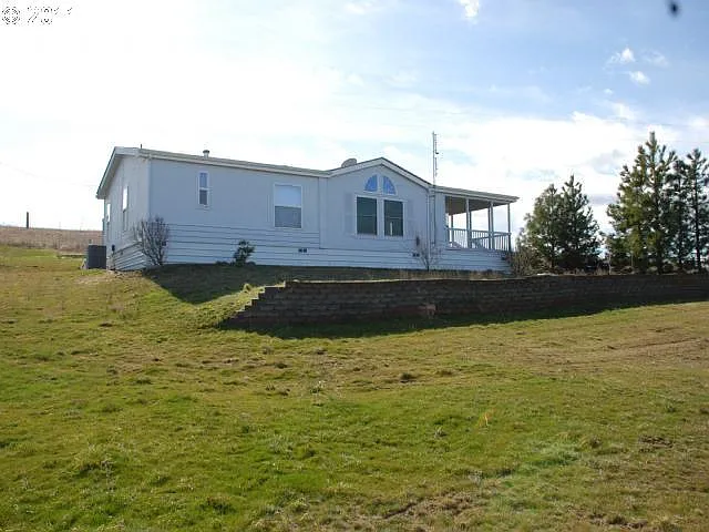 660 Dalles Mountain Rd photo 1