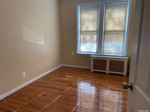 5th image of 2931 200th St APT 2