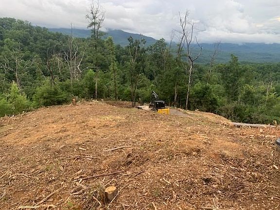 4th image of 1216 Pine Top Ln #24-27