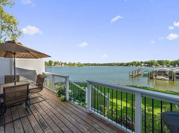 4746 W Arm Rd, Spring Park, MN 55384