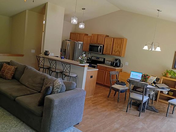 5th image of 2467 E Porter Ave