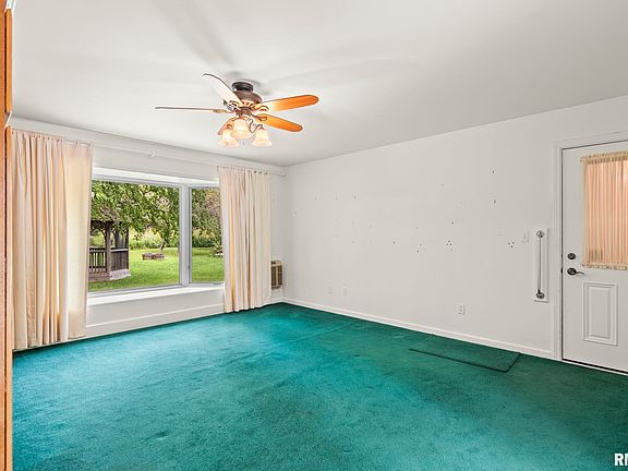 5th image of 47 Aspen Rd