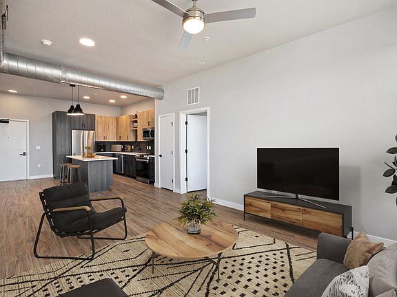 3rd image of 3650 N Uinta St #615