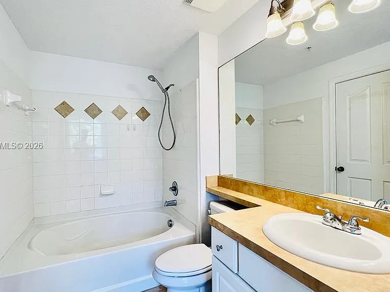 2304 Myrtlewood Cir E #304 — Photo 14