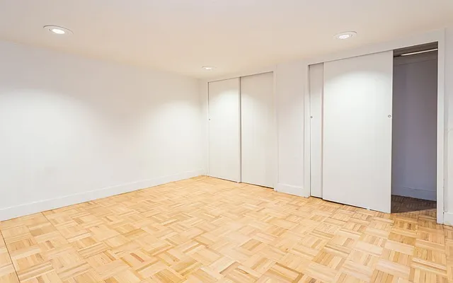 Rented by MNS | media 2