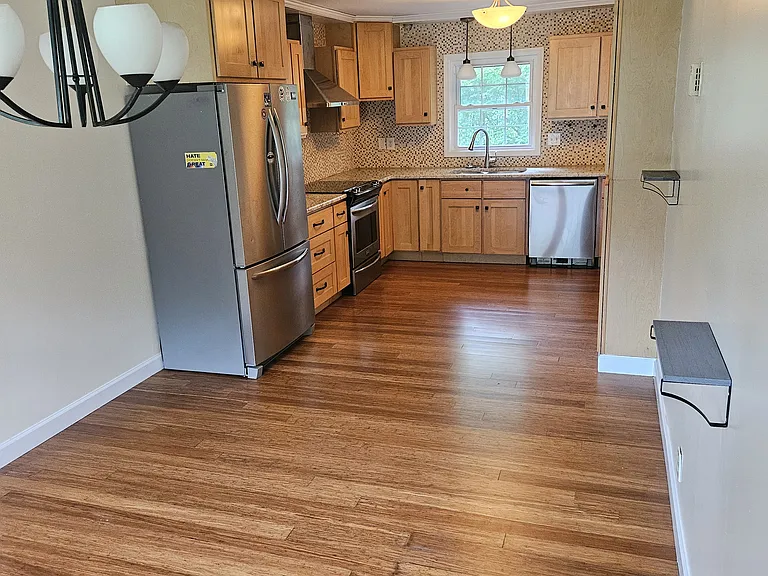 1501 Oak St — Photo 8