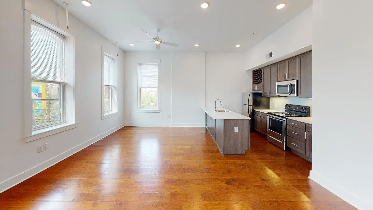 Floor plan 1900 Race St 202