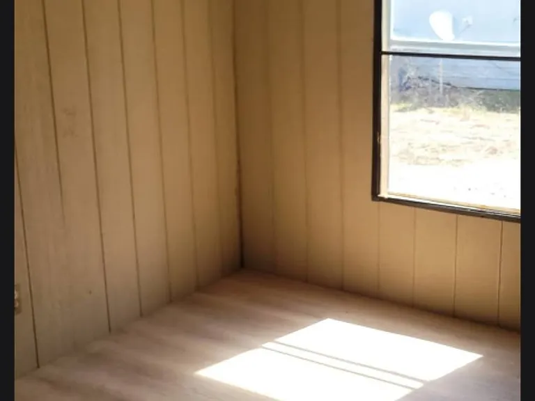 210 W Ruby St — Photo 2