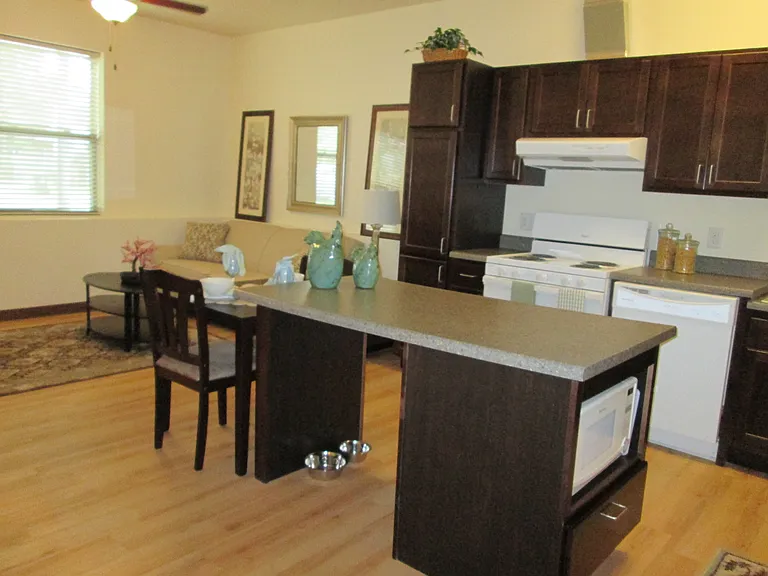 Jackson Renaissance Apartments — Photo 12