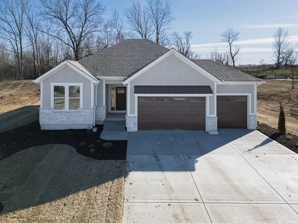 12841 Hubbard Rd, Kansas City, KS 66109