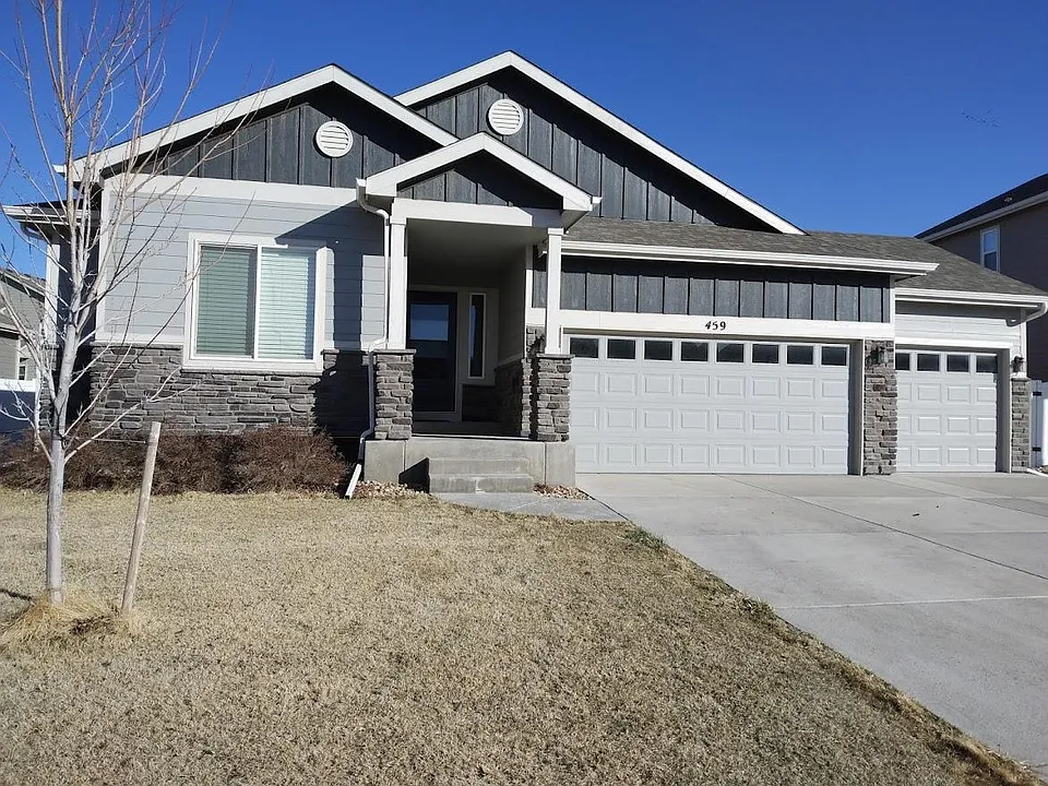 459 Boxwood Dr