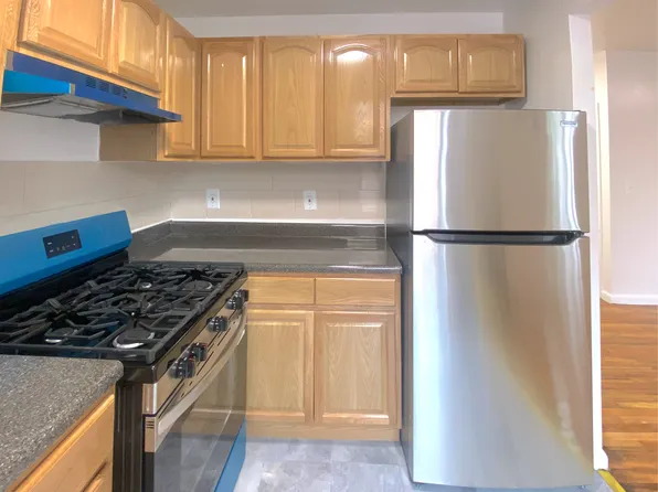 2018 3rd Avenue image 3 of 20