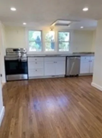 2 bed, 1.5 bath, 823 sqft, $2,000 — Photo 4