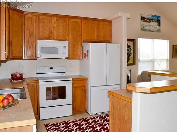 Spacious Kitchen Counter Space and Cabinets