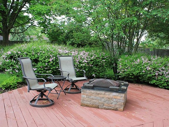 3rd image of 5985 Kingslake Dr