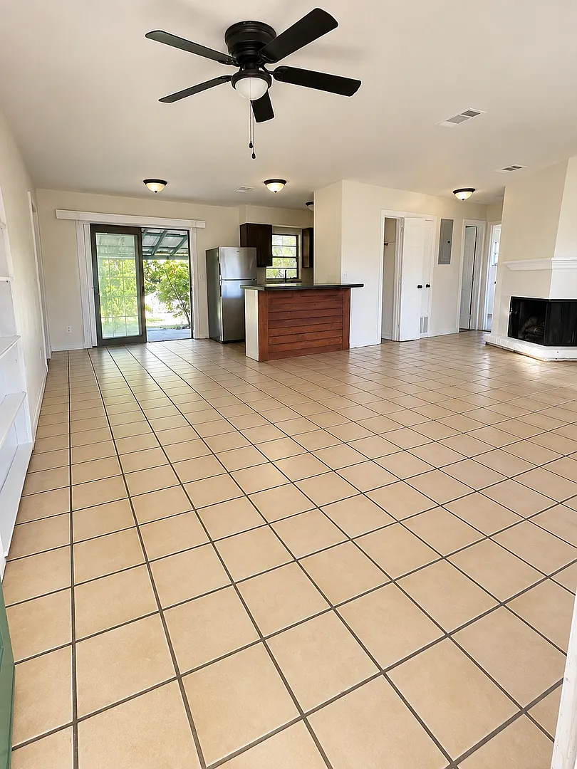 1st Month Free Rent 3 Bed 1 Bath Home | Pet Friendly With Large Fenced Yard | Washer Dryer Hook U... — Photo 1