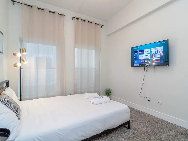 2112 S Michigan Ave #1 — Photo 10
