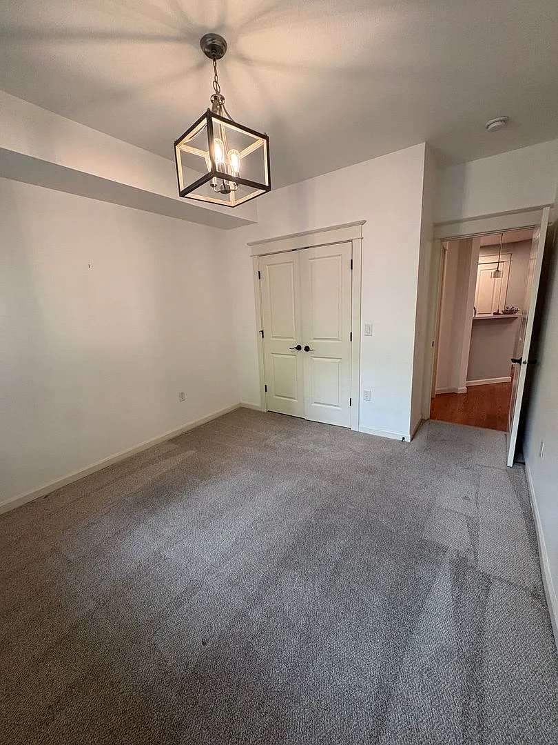 Charming 2BR Condo in West Linn — Photo 4