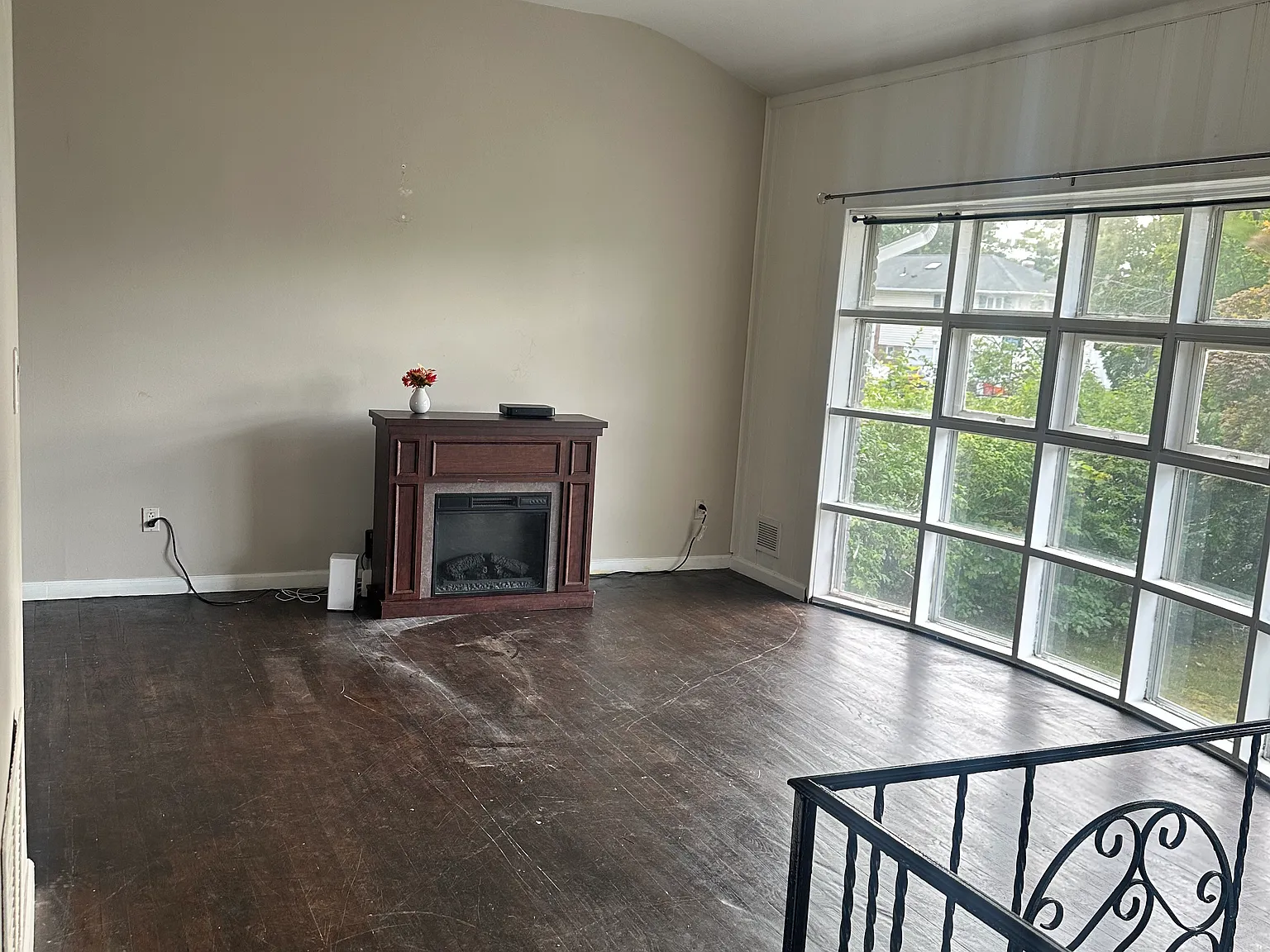 Rogers Ln, Smithtown — Photo 4