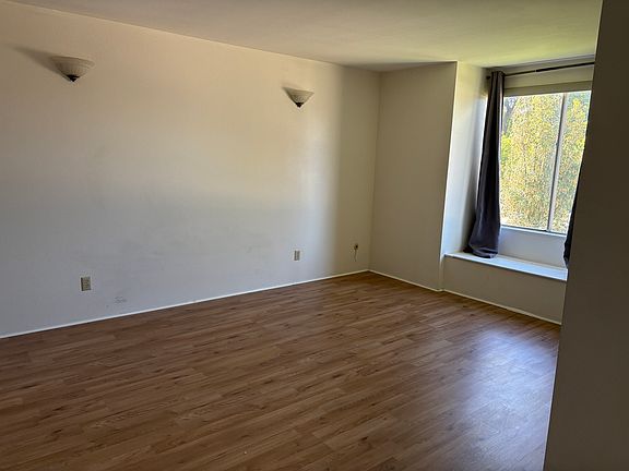 4th image of 1168 S Foothill Dr APT 625