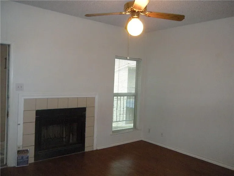 2414 Longview St #305 — Photo 4