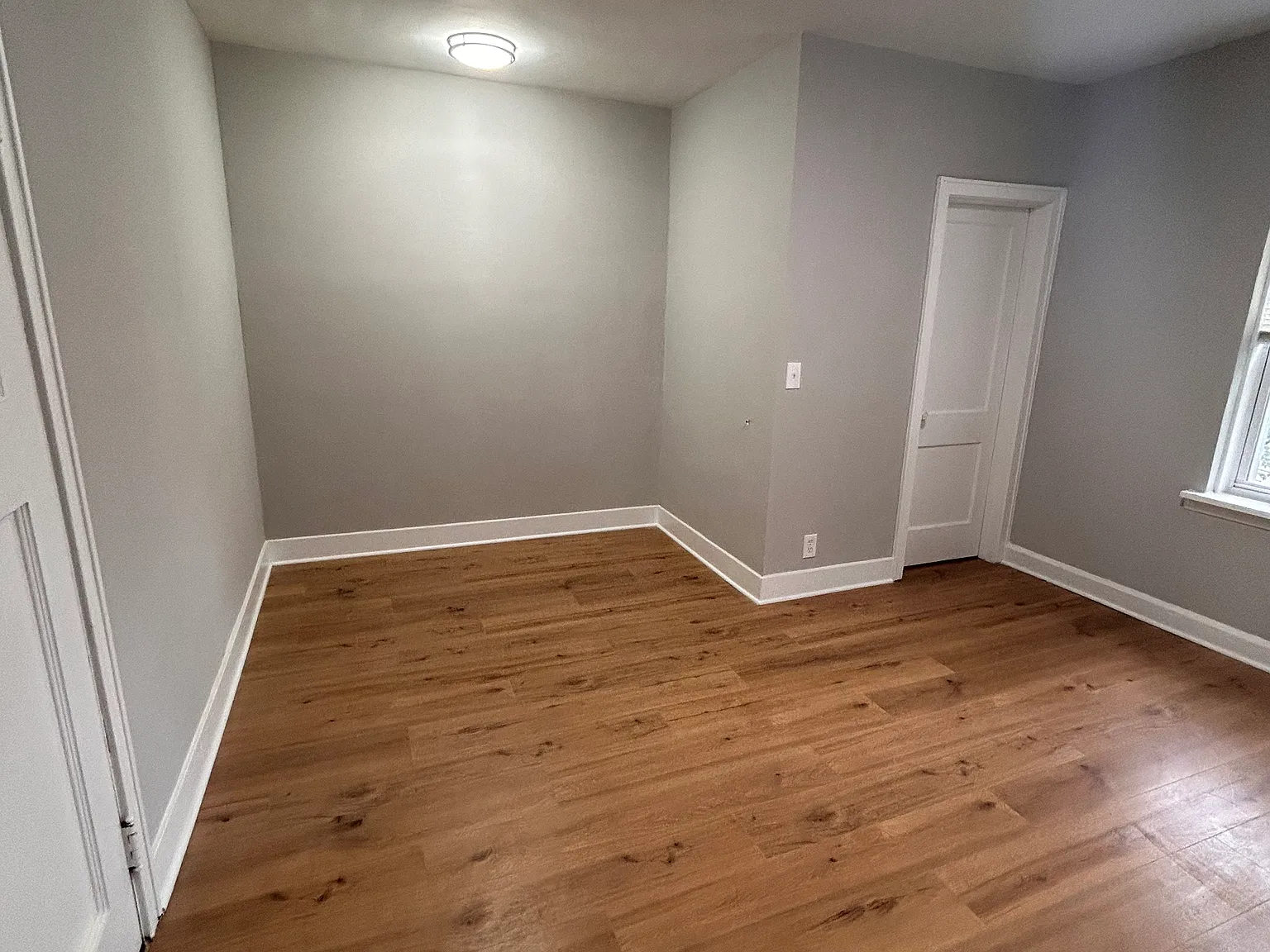 Newly Renovated Milwaukee Lower East Side Studio/ One bed Apartments- Located Near Brady Street — Photo 3
