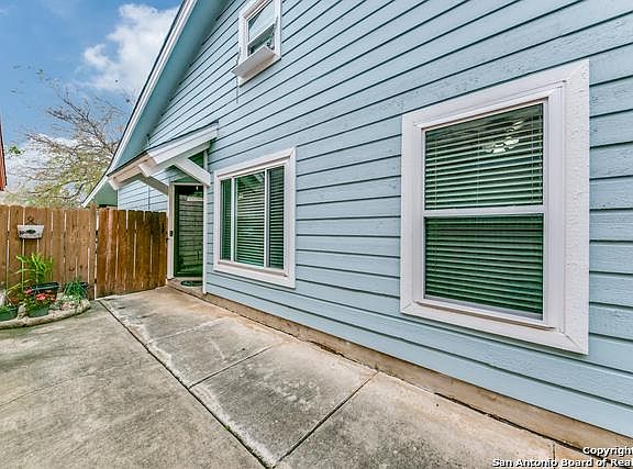 3rd image of 3939 Heritage Hill Dr