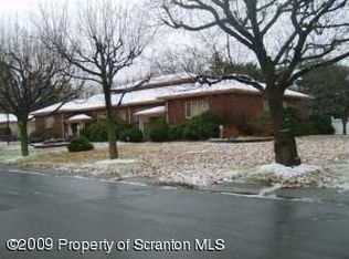 102 Monroe St, Old Forge, PA 18518