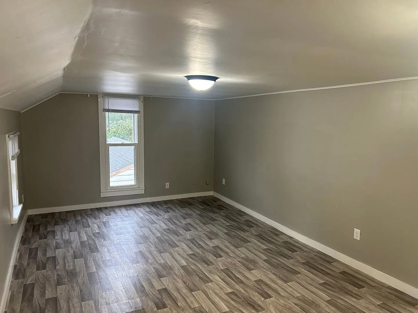 874 Cline St — Photo 2