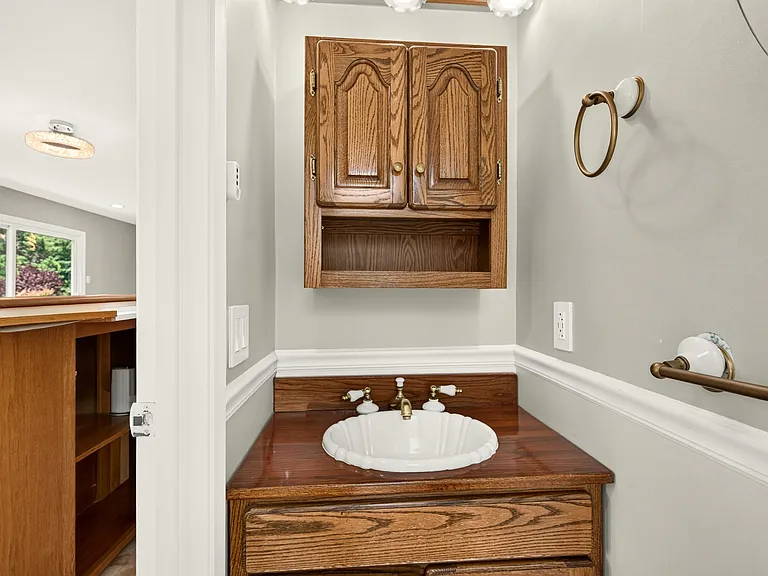 10420 Greenview Dr — Photo 47