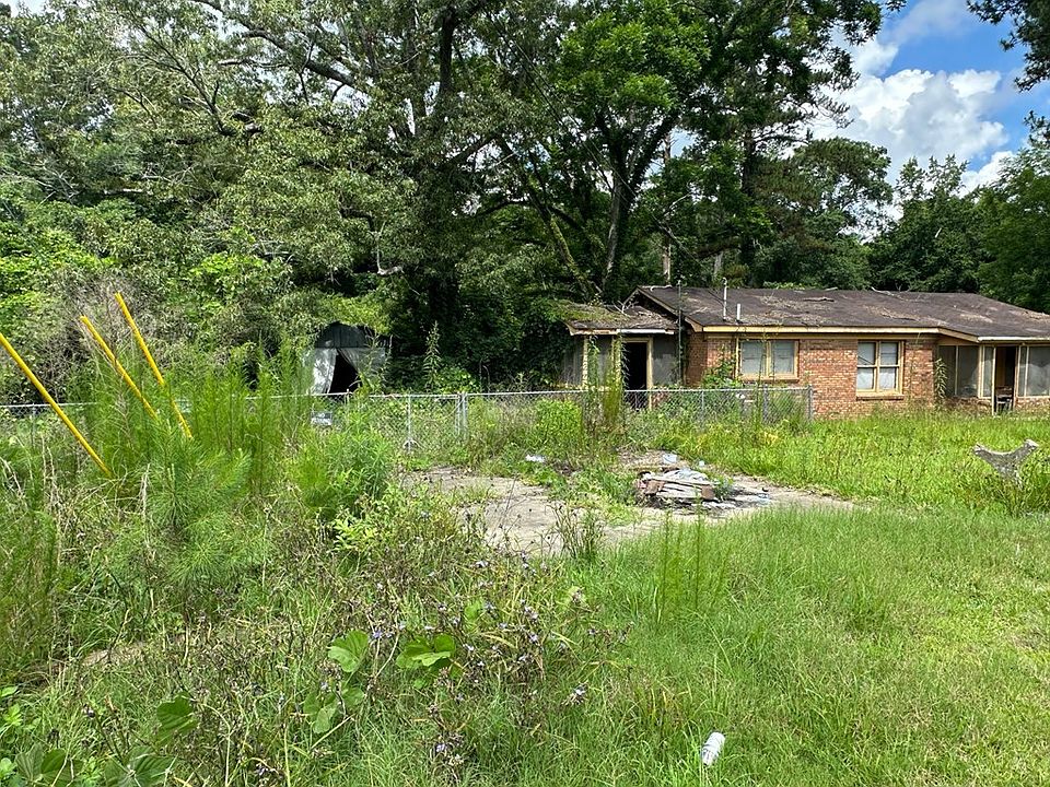 2nd image of 653 Liberia St NW