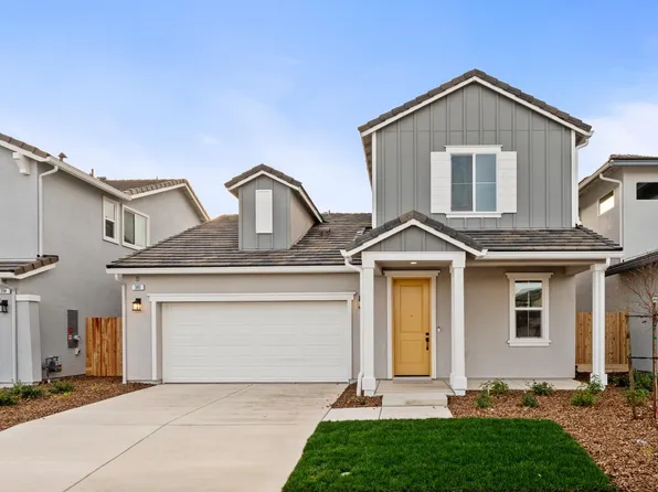 380 Huckleberry Rd S, Madera, CA 93636