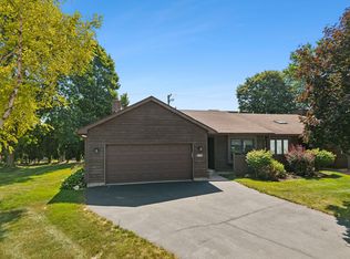 225 Mattek Ct, Dekalb, IL 60115