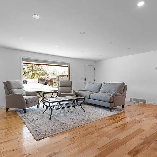 1347 E 8020 S — Photo 2