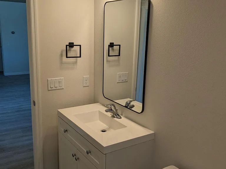 2nd Bathroom