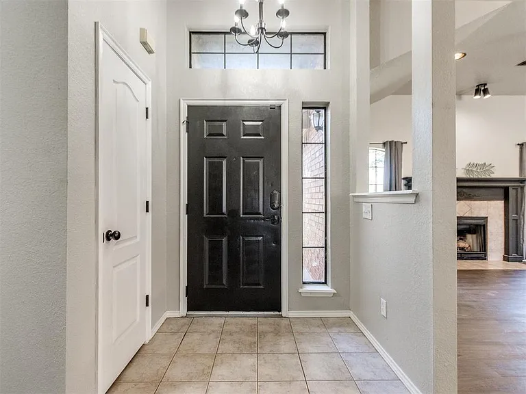 13300 S Robinson Ave — Photo 3