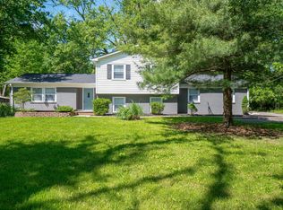8204 Red Bud Ln E, Indianapolis, IN