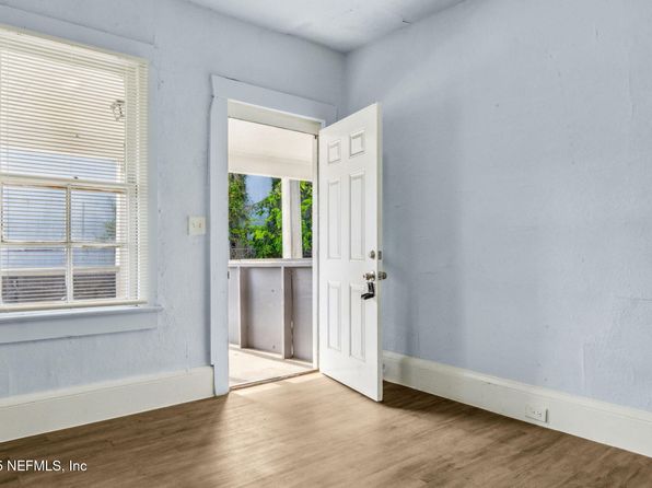 jacksonville-florida-154611322 picture