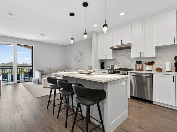 18 Artisan Drive #404, Salem, NH 03079