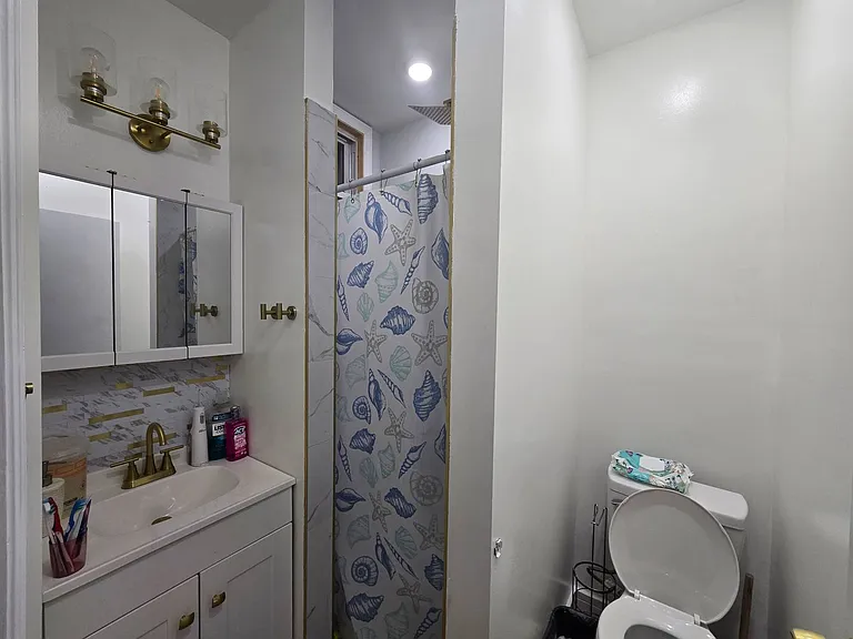 121 62nd St #1 — Photo 7