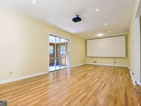 3rd image of 6418 Maddox Rd