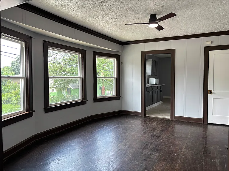 6632 Brooklyn Ave — Photo 6