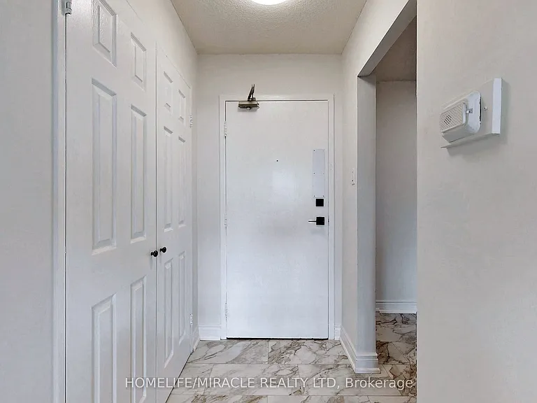 10 Tobermory Dr #1206 — Photo 38