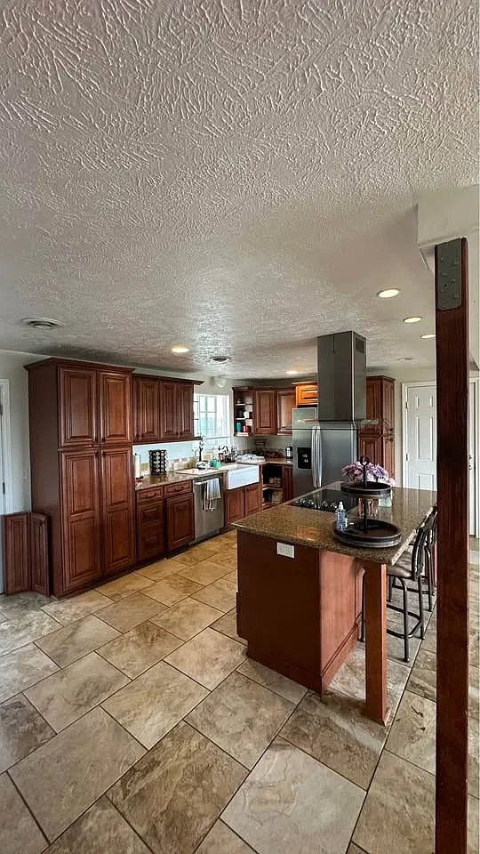3 bed, 1.0 bath, 1040 sqft, $675 — Photo 3