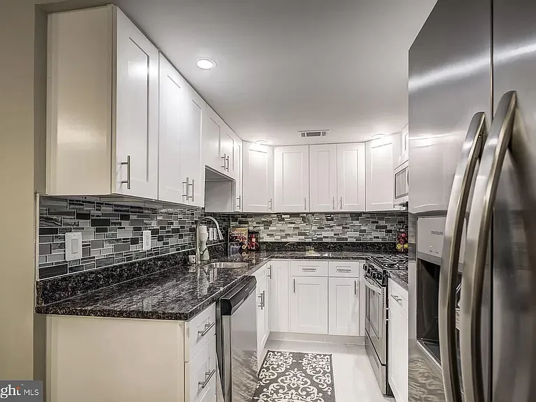 14822 Bryan Ct — Photo 3